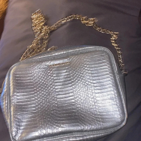 ⭐️HP⭐️Victoria’s Secret fashion metallic Silver snake skin chain crossb… - Picture 5 of 15